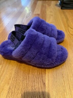 UGG Purple Plush Fluff Yeah Slippers size 9